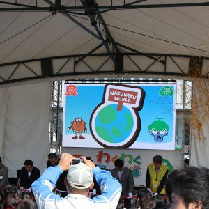 ミニカーづくり体験の様子