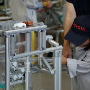 ミニカーづくり体験の様子