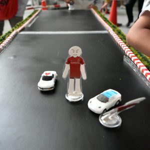 ミニカーづくり体験の様子